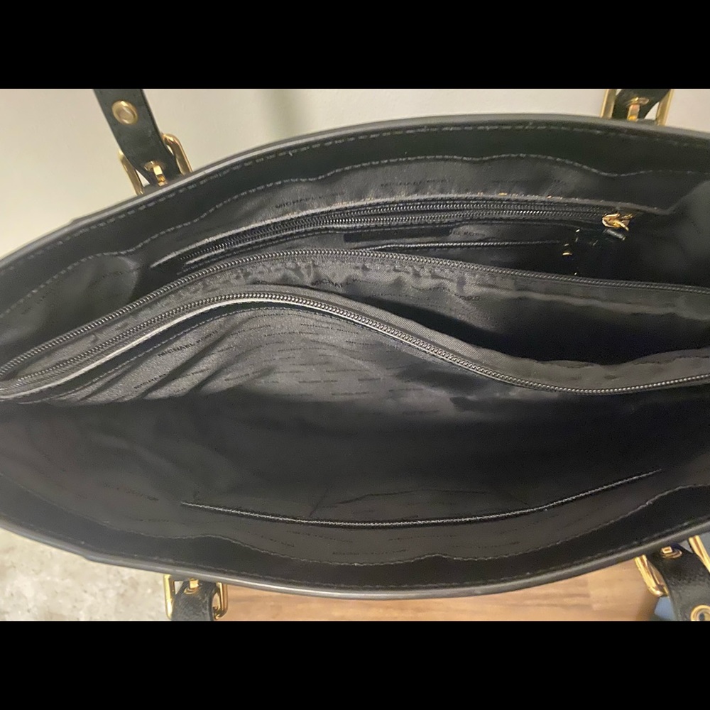 Michael Kors Large Handbag - Picture 8 of 9